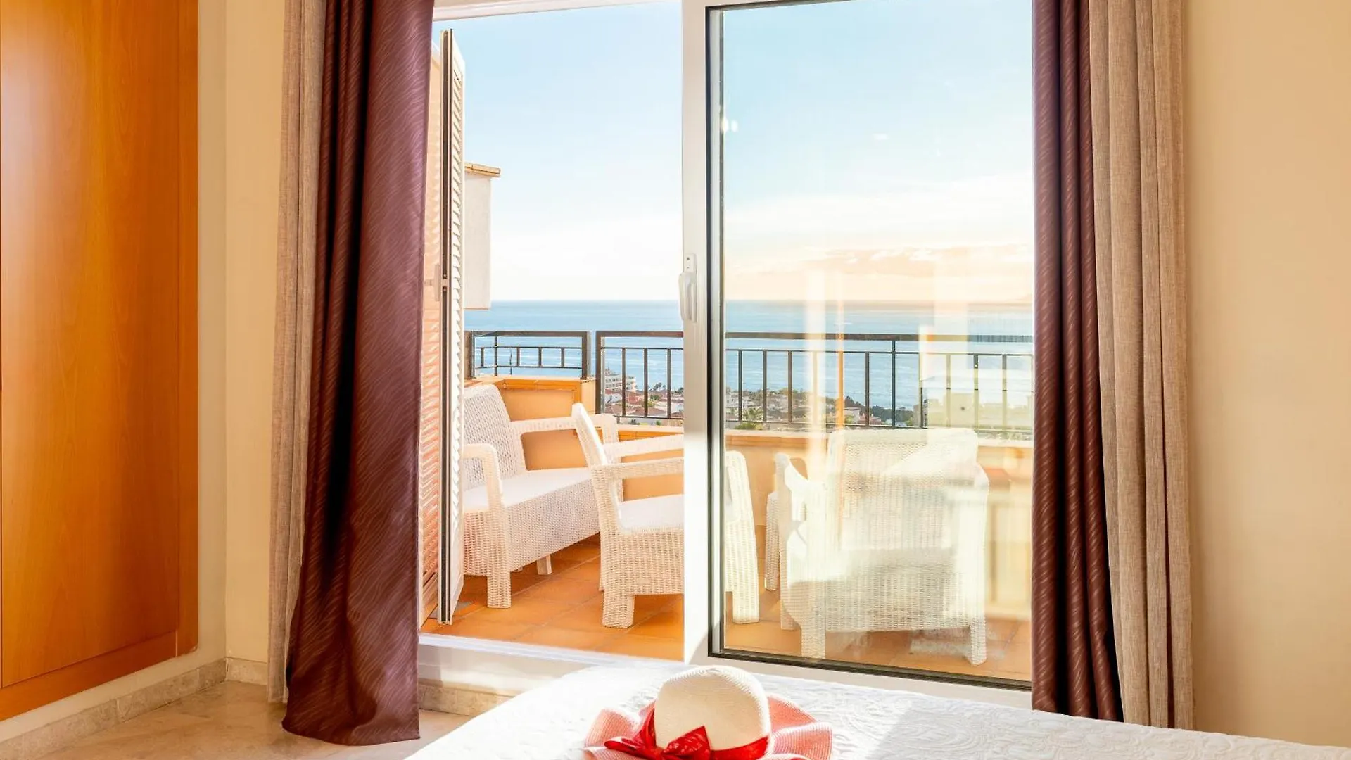 プエルト・デ・サンティアゴResidencial Playa De La Arenaアパートメント スペイン
