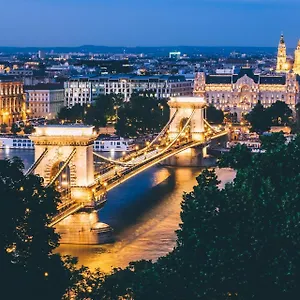https://central-point-budapest.inbudapesthotels.com